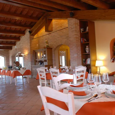 Tenuta Del Perugino בית חווה בטונה